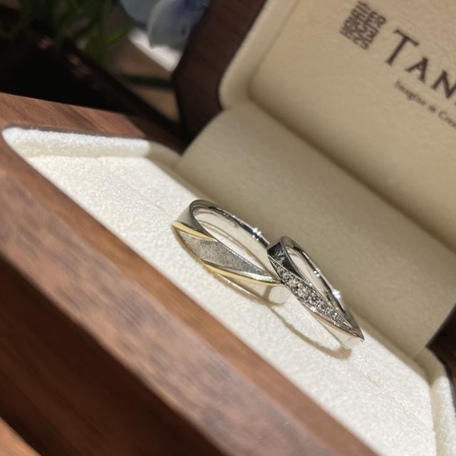 【TANZO.(鍛造指輪)の口コミ】 フルオーダーのためデザインの幅がすごい！
表面の加工のパターンもたくさ…
