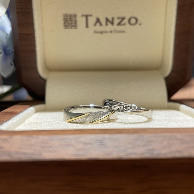 【TANZO.(鍛造指輪)の口コミ】 フルオーダーのためデザインの幅がすごい！
表面の加工のパターンもたくさ…