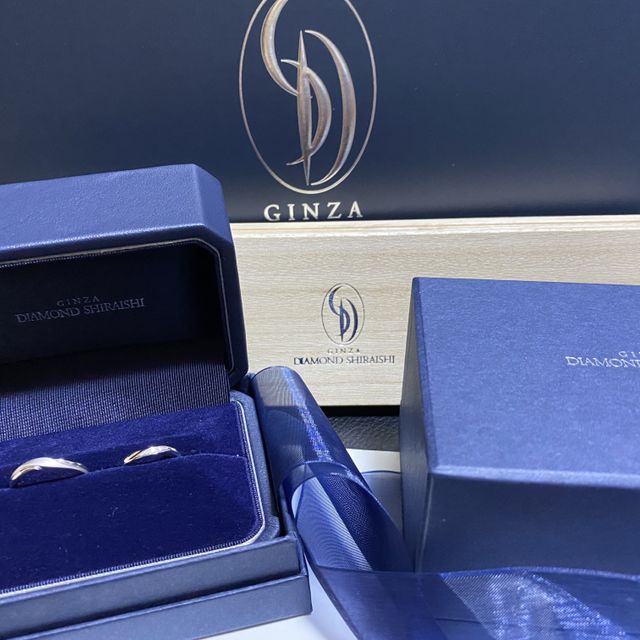 【銀座ダイヤモンドシライシの口コミ】 最初はストレートの型を探していたのですが、こちらを試着すると思った以…