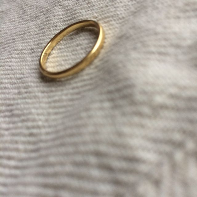 【ティファニー(Tiffany & Co.)の口コミ】 デザインがシンプル。主張し過ぎず、存在感がある。次に何かリングを重ね…