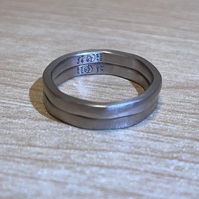 【uchimari(ウチマリ)の口コミ】 素材選びから形選び、表面の仕上げ、刻印の種類まで自分たちで選べて世界…