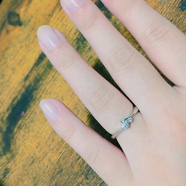 【4℃ BRIDAL(ヨンドシーブライダル)の口コミ】 あまり指輪はつけるタイプではないのでなかなか決めきれなかったのですが…