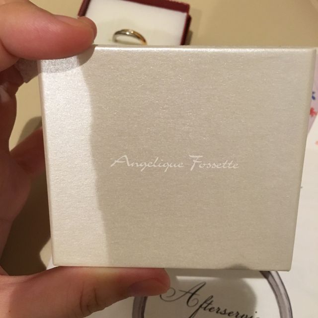 【アンジェリックフォセッテ(Angelique Fossette)の口コミ】 もともとの商品の地金の色をイエローとピンクに変更したものです。シンプ…