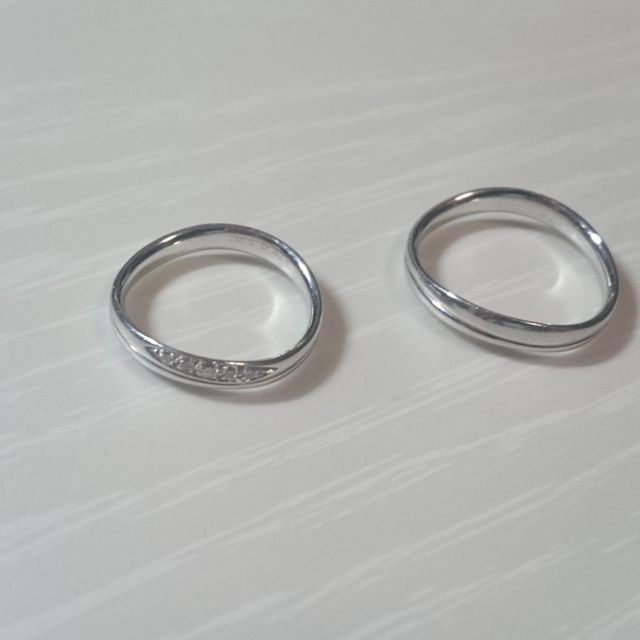 【【閉業】フラー・ジャコー(FURRER-JACOT)の口コミ】 ①装着した時の異物感の少なさ。特に、普段指輪をしない主人が「指を握った…