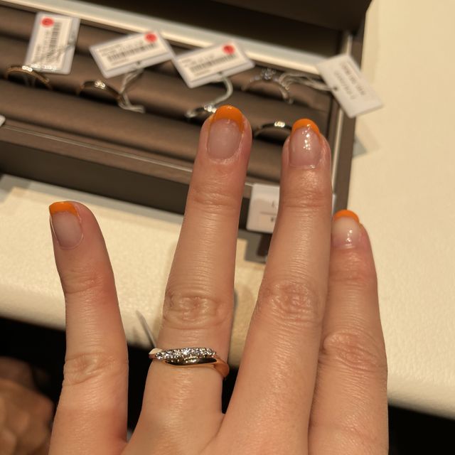 【アイプリモ(I-PRIMO)の口コミ】 日本の指輪専門店だけあって、とても品揃えが豊富でした。形や色、石の数…