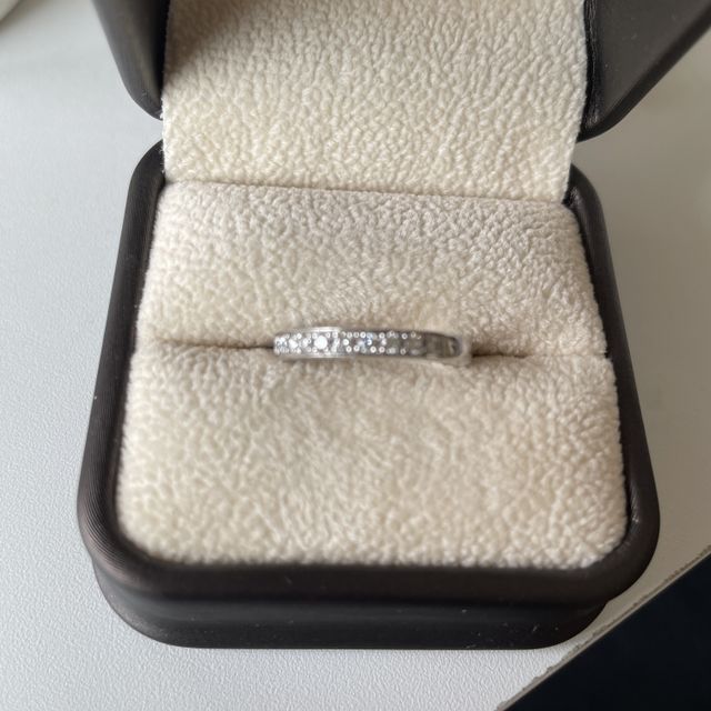 【宝寿堂(ほうじゅどう)の口コミ】 細めでしっかり輝いていて彼女が気に入った。何個か見せてもらって着けさ…