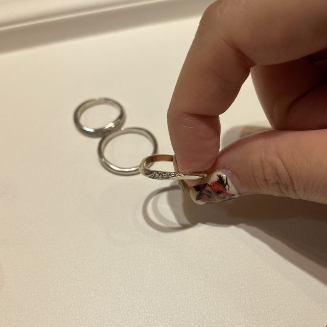 【杢目金屋(もくめがねや)の口コミ】 ブランド名にもあるとおり、木目が指輪のデザインに施されているという、…