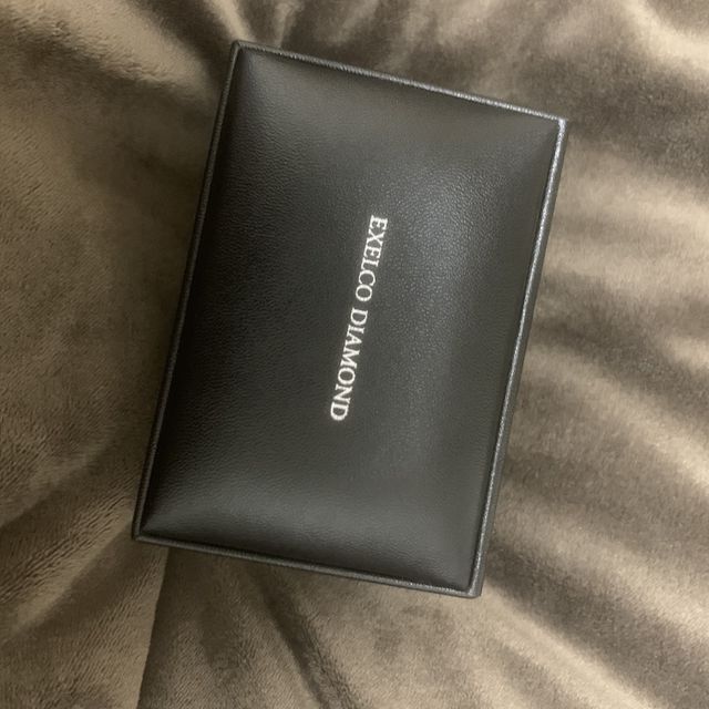 【エクセルコダイヤモンド(EXELCO DIAMOND)の口コミ】 デザインに統一性があるため、ペアのものを探していました。私は華奢なデ…