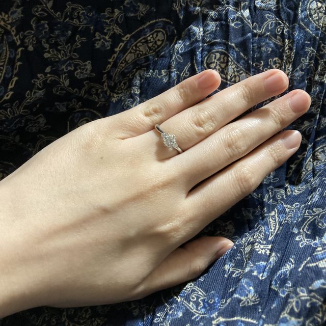 【銀座ダイヤモンドシライシの口コミ】 エンゲージリングとの相性が良い、セットリングを選びました。つや消しや…