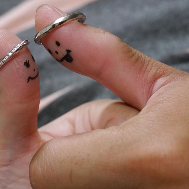 【エクセルコダイヤモンド(EXELCO DIAMOND)の口コミ】 ダイヤが半周ねじれるように入っていたり、女性物には珍しくツヤ消しの部…