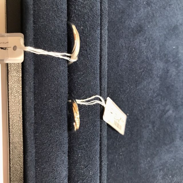 【4℃ BRIDAL(ヨンドシーブライダル)の口コミ】 4°Cならではだと思うのが、着け心地の良さだと思います。店員さんも説…