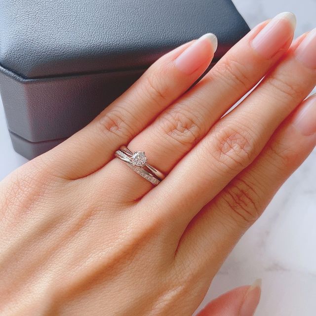 【銀座ダイヤモンドシライシの口コミ】 仮にリングが回ってしまってもデザインがあるリングを探していました。ダ…