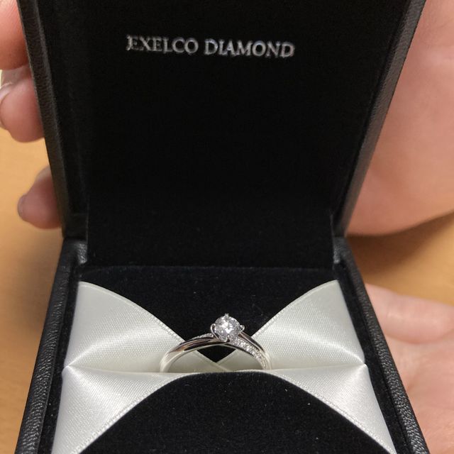 【エクセルコダイヤモンド(EXELCO DIAMOND)の口コミ】 指輪はデザイン、ダイヤモンドのグレード、価格の3つの基準で選びました。…