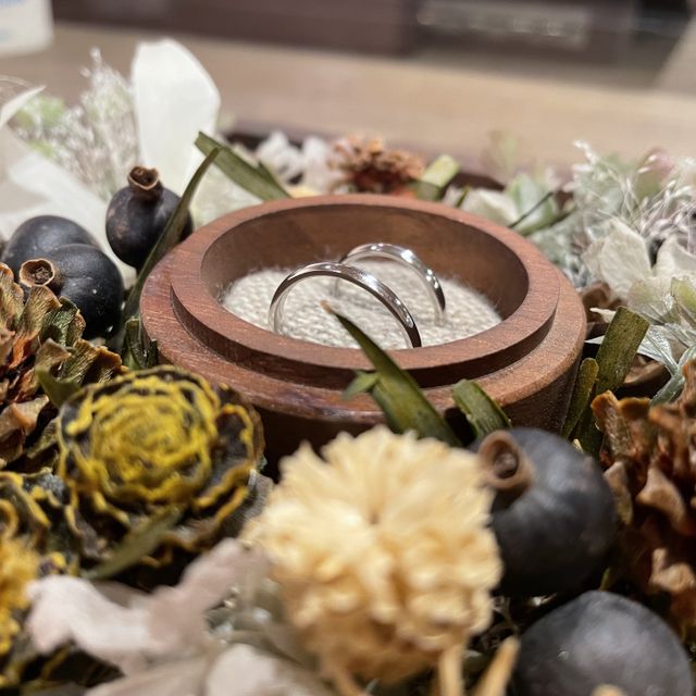 【鎌倉彫金工房の口コミ】 シンプルで飽きのこないデザインかつ、長期間付けていても変化のないもの…