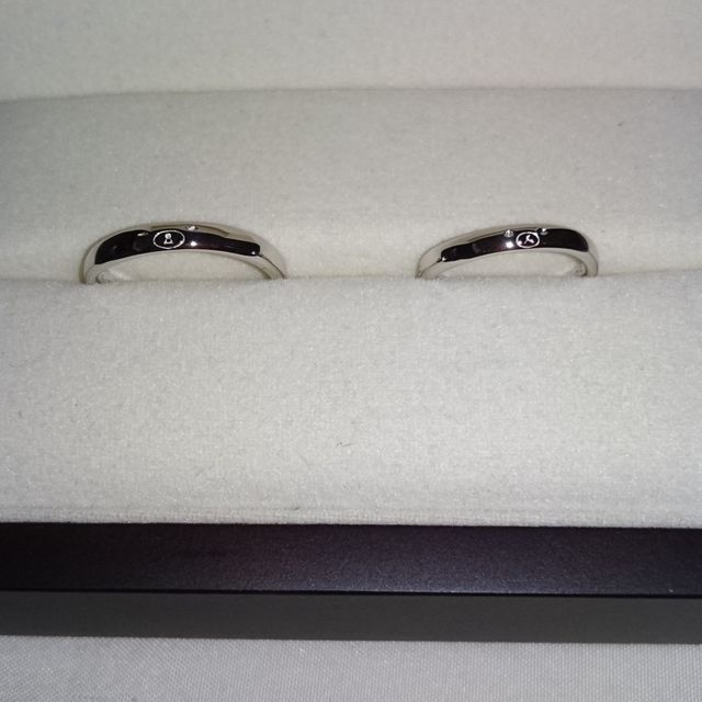 【JEWELRY  KAMATA(ジュエリーかまた)の口コミ】 フルオーダーデザイン可能ということで、嫁の希望するデザインと自分の希…