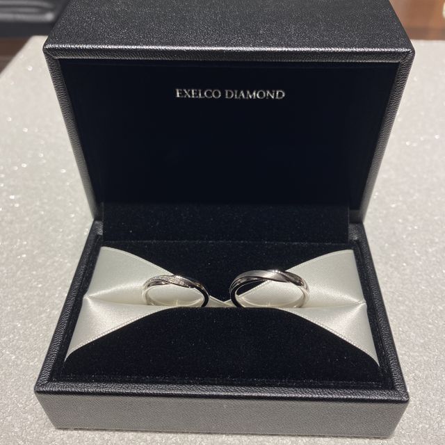 【エクセルコダイヤモンド(EXELCO DIAMOND)の口コミ】 関節が太く、ゴツゴツした印象の指です。
なかなか似合うデザインがなく、…