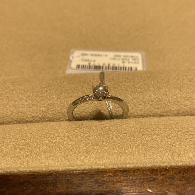 【TRECENTI(トレセンテ)の口コミ】 婚約指輪を探しているタイミングで、Instagramの広告でトレセンテを知り、…