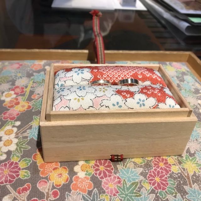 【杢目金屋(もくめがねや)の口コミ】 結婚が決まった際に夫が結婚指輪のパンフレットを複数入手してくれました…