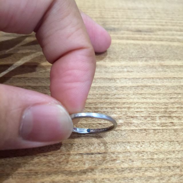 【LUCIE(ルシエ)の口コミ】 婚約指輪に俄のものを購入しており、重ね付けも考え同ブランドの結婚指輪…