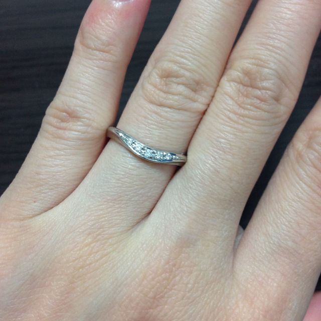 【ラザール ダイヤモンド(LAZARE DIAMOND)の口コミ】 ラインが綺麗で指が綺麗に見えた。石が入っている指輪がいいと思っていた…