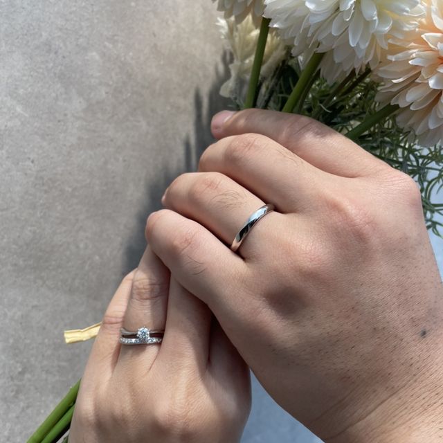 【ラザール ダイヤモンド(LAZARE DIAMOND)の口コミ】 婚約指輪と同じお店で購入しました。
担当者の方がとてもわかりやすく説明…