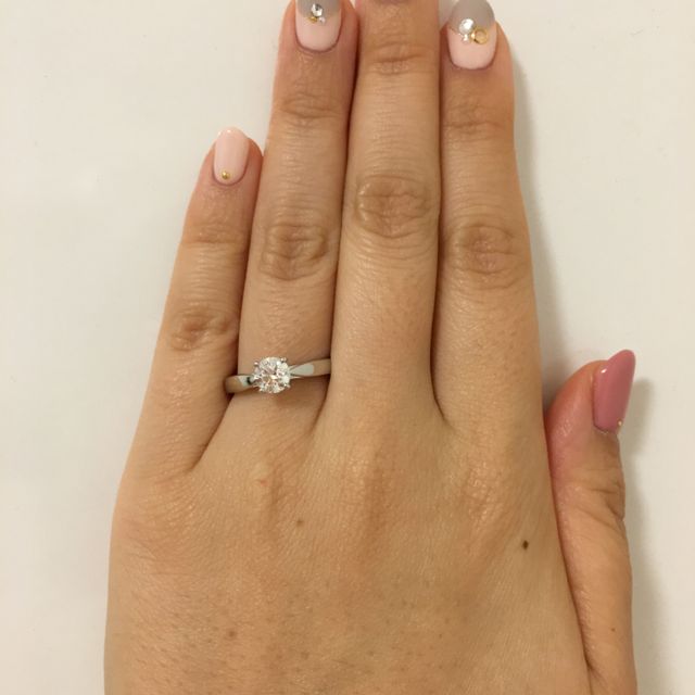 【銀座ダイヤモンドシライシの口コミ】 初めは、両サイドにメレダイヤが付いているデザインを希望していたのです…