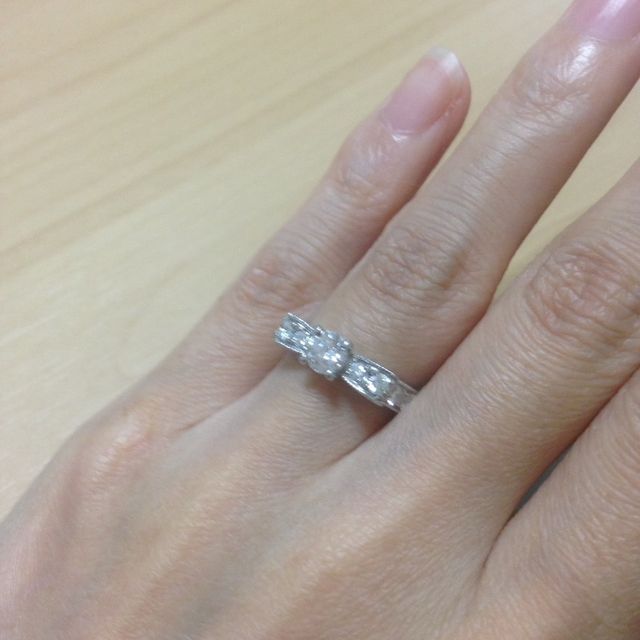 【TOMIYA(トミヤ)の口コミ】 とにかくデザインが気に入って、購入しました！最初はリボンの形ではなく…