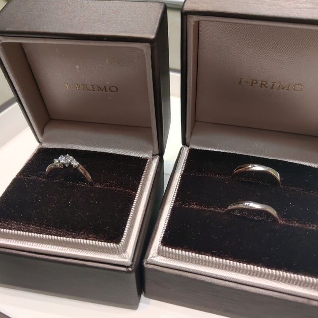 【アイプリモ(I-PRIMO)の口コミ】 婚約指輪も結婚指輪もそうですが、私の方は手が小さく、指がそこまで長く…