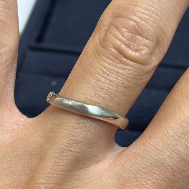 【JEWELRY STUDIO Advance(ジュエリースタジオアドバンス)の口コミ】 デザインはねじれていたり、ウェーブがかかっているものを探しているとお…