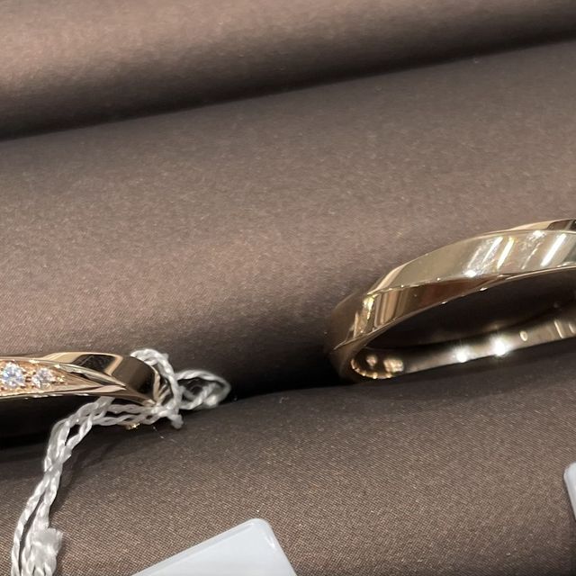 【アイプリモ(I-PRIMO)の口コミ】 カクカクとしたデザインですが、女性用はダイヤモンドが入っているので厳…