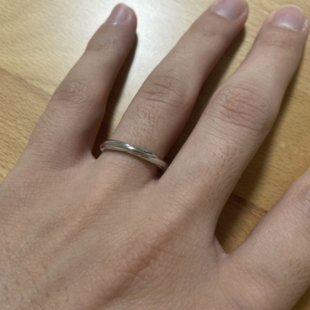 【銀座ダイヤモンドシライシの口コミ】 1番はデザインです。シンプルすぎず、派手すぎずの、とても丁度いい感じが…