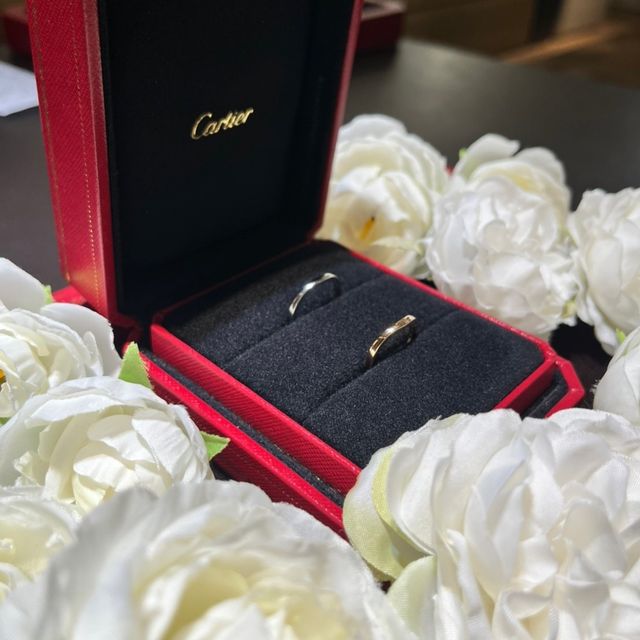 【カルティエ(Cartier)の口コミ】 様々なブランドの結婚指輪を見てまわりましたが、カルティエのこちらの指…