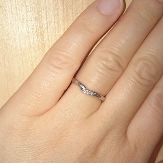 【アイプリモ(I-PRIMO)の口コミ】 小姑が夫に指輪の雑誌を渡した際におすすめのブランドに何カ所か付箋が付…