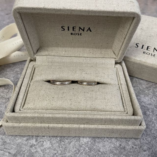 【SIENAROSE(シエナロゼ)の口コミ】 結婚指輪を探してる際、インスタグラムで公式アカウントを見つけ、その中…