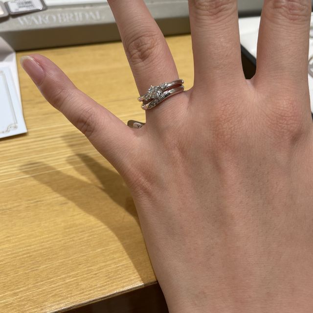 【WAKO BRIDALの口コミ】 指輪のデザインは王道なもので、種類が多くあり、好みのものを選ぶことが…