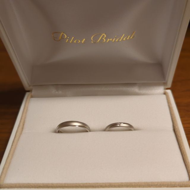 【PILOT BRIDAL(パイロットブライダル)の口コミ】 鍛造製法のメーカーが気になっており、ネットで調べる中で発見。目立つア…