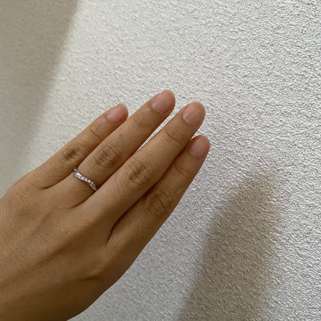 【RosettE(ロゼット)の口コミ】 自分の指は短く太いのでなるべく細く見えるものがよかった　カーブのつい…