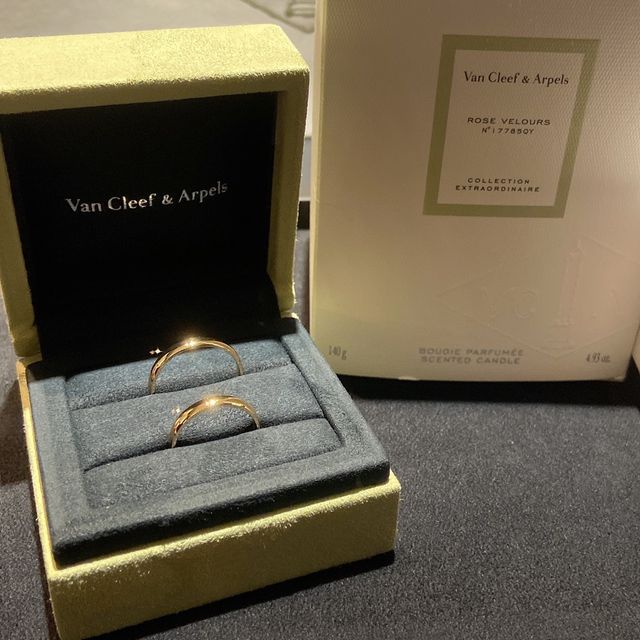 【ヴァン クリーフ＆アーペル(Van Cleef & Arpels)の口コミ】 シンプルな甲丸ゴールドで探していました。当初は手作りの工房も考えてい…