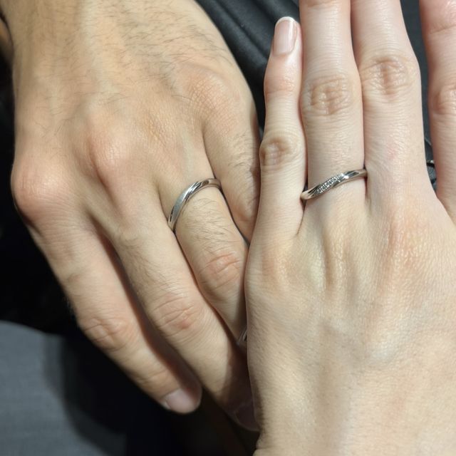 【エクセルコダイヤモンド(EXELCO DIAMOND)の口コミ】 ショーケースから出てきた瞬間にビビッときたから
艶消しツートンのウェー…