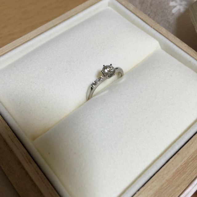 【BRIDGE(ブリッジ)の口コミ】 初めはリングが波打つようにカーブしている形状が好みで、探していたので…