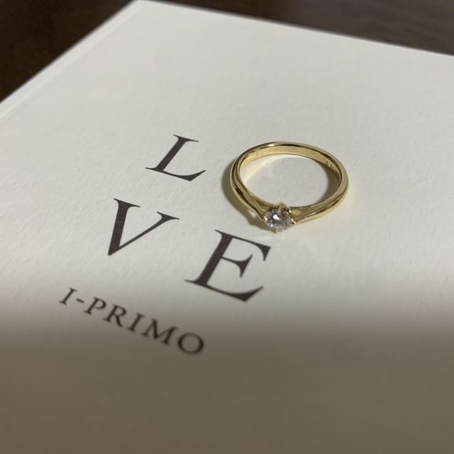 【アイプリモ(I-PRIMO)の口コミ】 たくさん指輪の種類がありましたが、シンプルなデザインとゴールドの枠が…