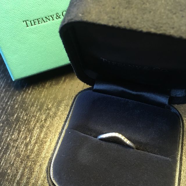 【ティファニー(Tiffany & Co.)の口コミ】 コチラのバンドリングを選んだ理由は、やはりティファニーで決めたエンゲ…