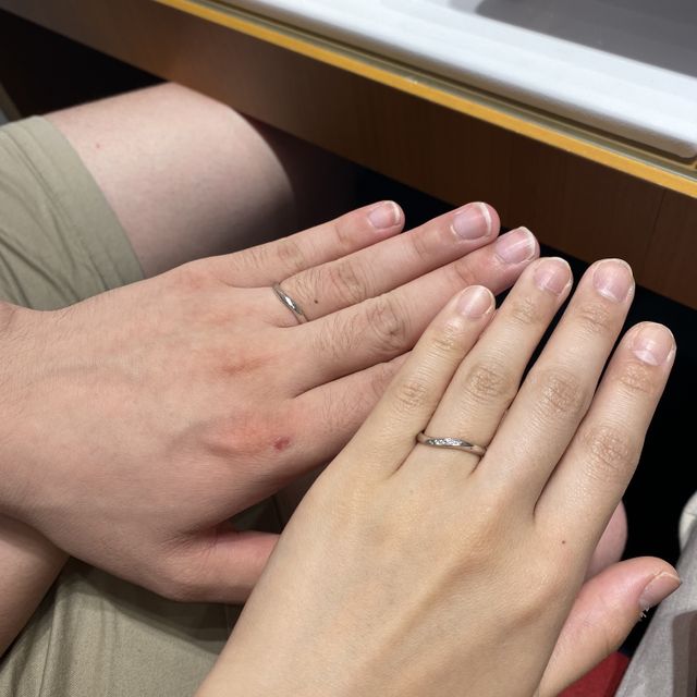 【銀座ダイヤモンドシライシの口コミ】 指輪の付け心地、保証内容等に魅力を感じ購入しました。5店舗ぐらいお店を…