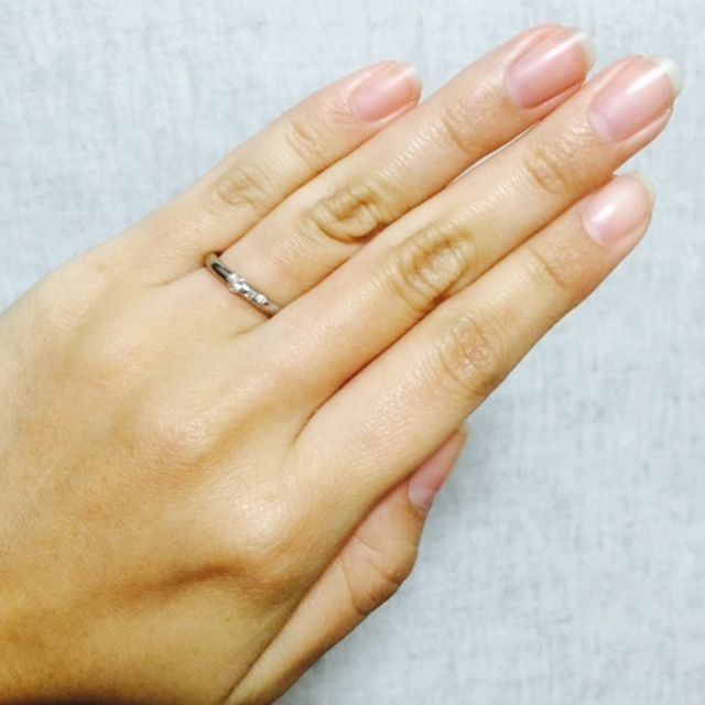 【Wish upon a star(ウィッシュアポンアスター)の口コミ】 選んだ理由は、ダイヤがスコープで覗くと星の形に見えること、名前が彫れ…