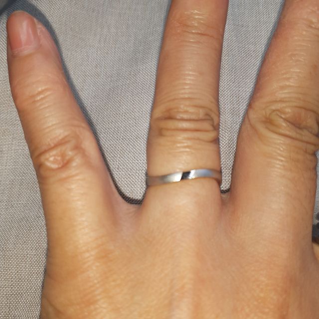 【Cootey!(クーティー)の口コミ】 マットなデザインに惹かれました。そのなかでワンポイントだけ輝く感じが…