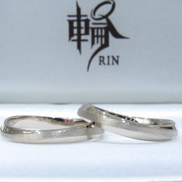 【輪-RIN-の口コミ】 どんな指輪があるのかスタッフさんに自分達が欲しい指輪のデザインと価格…