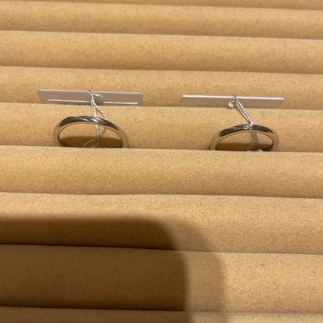 【TRECENTI(トレセンテ)の口コミ】 シンプルで上品ながら、人目を惹くようなデザイン性。少し太めながらもデ…