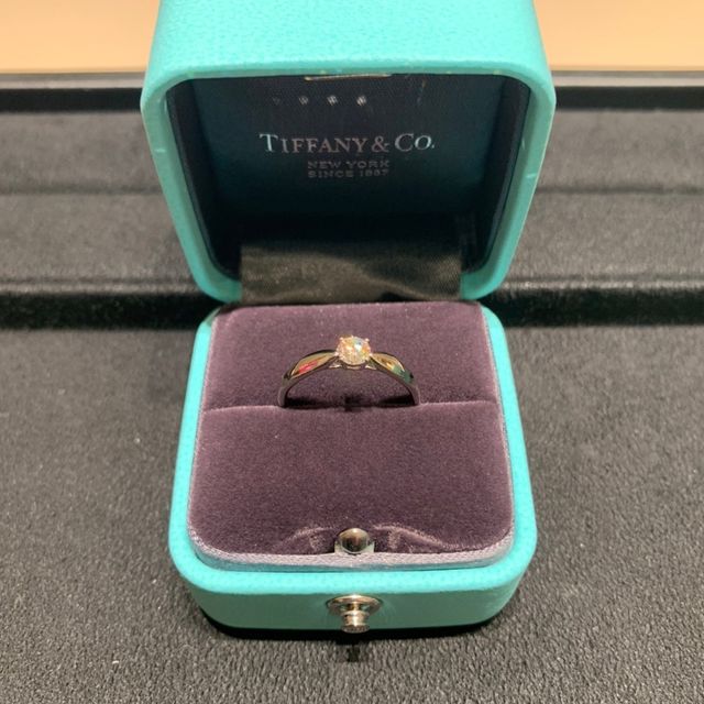 【ティファニー(Tiffany & Co.)の口コミ】 シンプルながら、めちゃくちゃ可愛いです。
ダイヤモンドのかがやきも素敵…