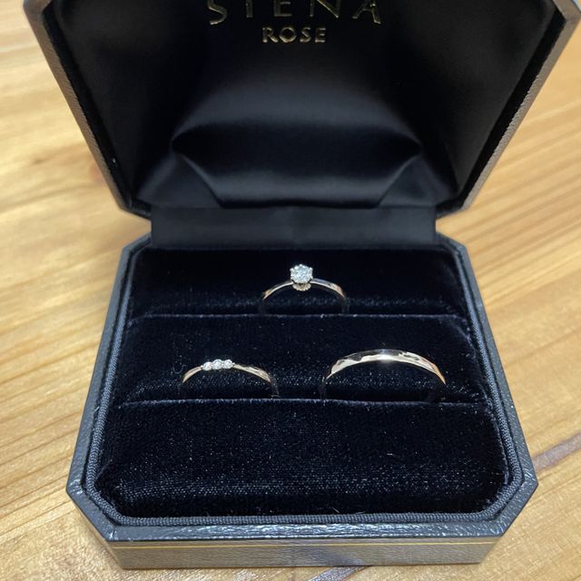 【SIENAROSE(シエナロゼ)の口コミ】 ロゼチナという他にはないカラーが肌馴染みが良く、普段着用するファッシ…