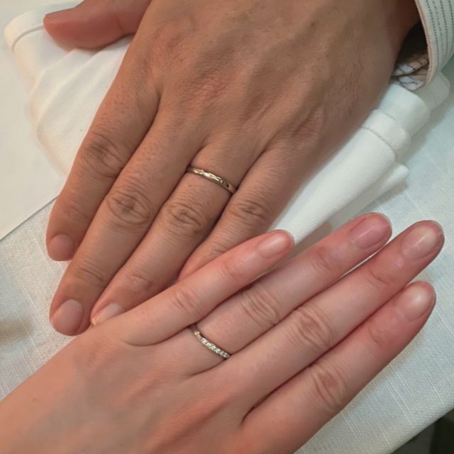 【4℃ BRIDAL(ヨンドシーブライダル)の口コミ】 デザインも気に入りましたが
担当して下さった店長さんの人柄もよく
ふた…